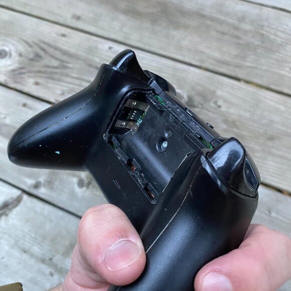 XBOX ONE Controller UNTESTED - Picture 2 of 3